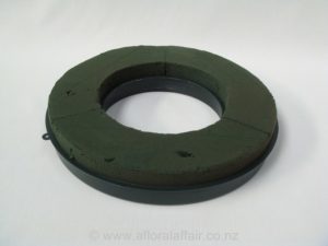Oasis Naylorbase wreath 12"