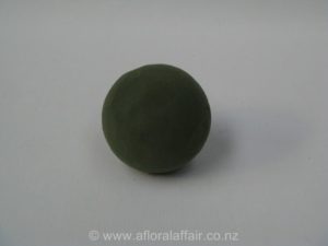 Floral Foam Sphere 9 cm wet