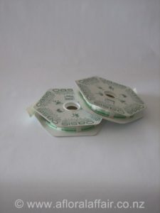 Oasis Fix Adhesive Tack 1m roll (6010) Green