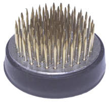 Kenzan 91 copper pins. 4.3cmx4.3cmx2cmH Pin: 11mmH.