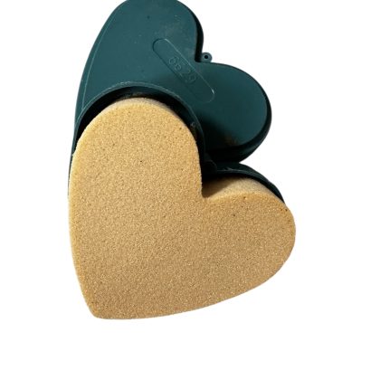 Dry Floral Foam Small Mini Hearts set of 2 14cm